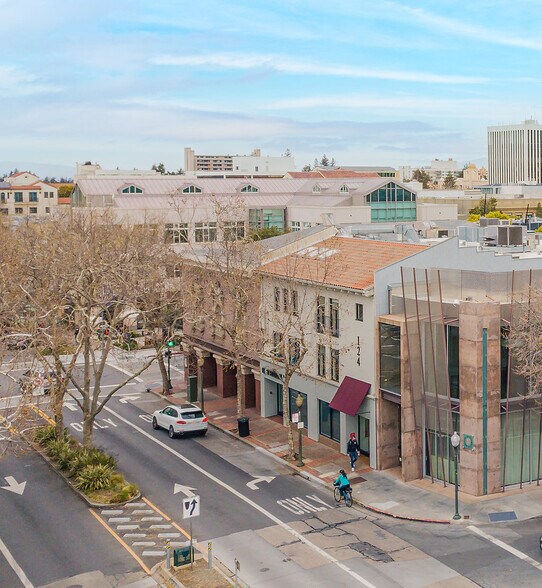 124 University Ave, Palo Alto, CA à louer - Photo du bâtiment - Image 2 de 7