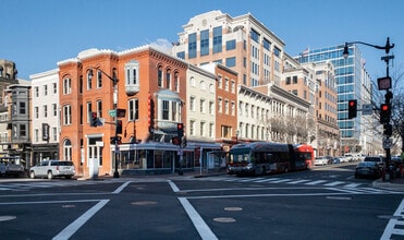 804-808 7th St NW, Washington, DC à louer Photo du bâtiment- Image 1 de 3