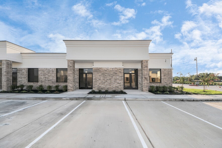 6110 Sienna Ranch Road #205 Rd, Missouri City, TX for lease - Building Photo - Image 1 of 17