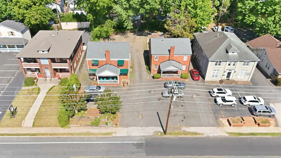 2213 - 2219 Park Rd, Charlotte, NC 28203 portefeuille de 2 propriétés à vendre sur LoopNet.ca - Photo du bâtiment - Image 1 de 16