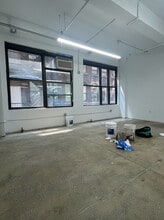 252 W 38th St, New York, NY à louer Photo intérieure- Image 2 de 7