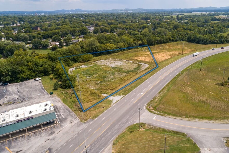 121 Hartmann Dr, Lebanon, TN for sale - Building Photo - Image 3 of 4