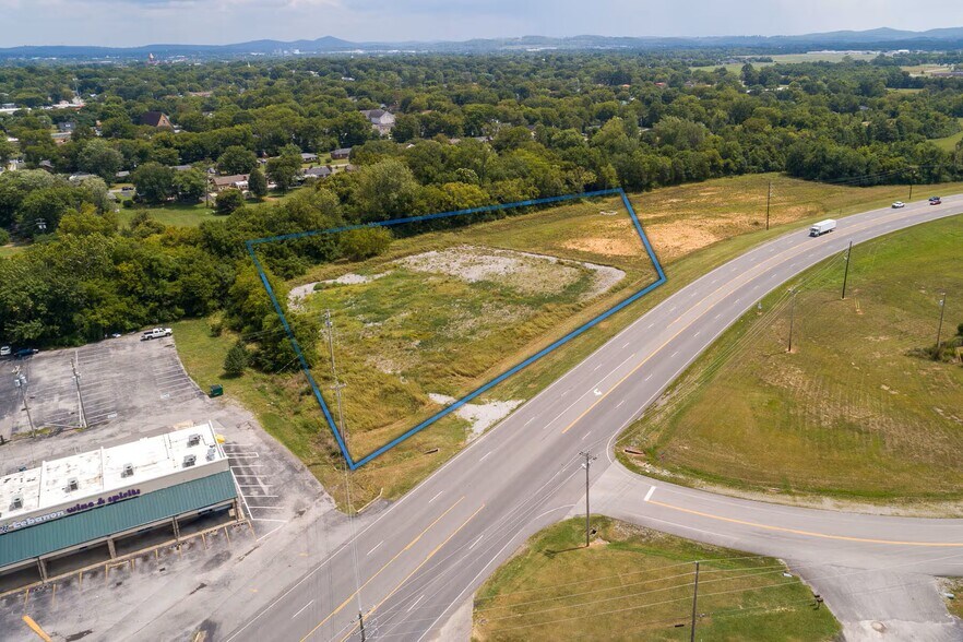 121 Hartmann Dr, Lebanon, TN à vendre - Photo du bâtiment - Image 3 de 4