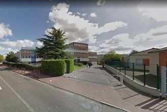 Avenue De L'Amiral Lemonnier, Marly-le-Roi for lease Building Photo- Image 1 of 4