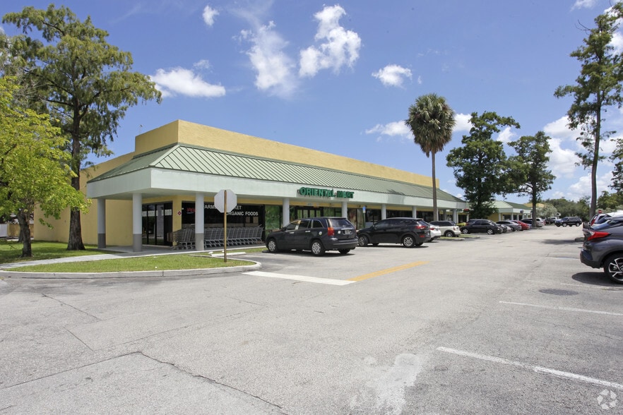 4806-4850 N University Dr, Lauderhill, FL for lease - Primary Photo - Image 1 of 2