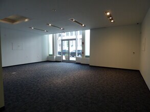 301 5th Ave, Pittsburgh, PA à louer Photo intérieure- Image 2 de 7