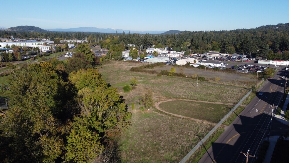 8141 SE Luther Rd, Portland, OR à vendre - Photo du bâtiment - Image 2 de 3