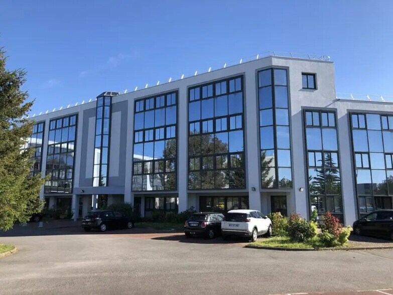 1 Rue Charles Lindbergh, Bouguenais à louer - Photo du bâtiment - Image 3 de 16