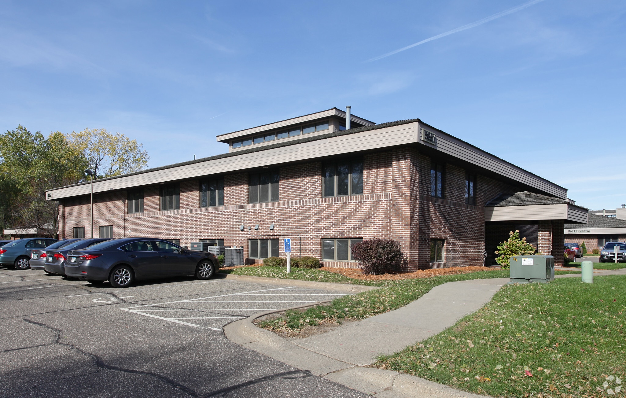 5851 Cedar Lake Rd, Saint Louis Park, MN for sale Primary Photo- Image 1 of 15