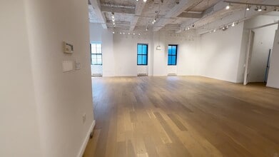 40 W 34th St, New York, NY for lease - Commercial Listing Video 