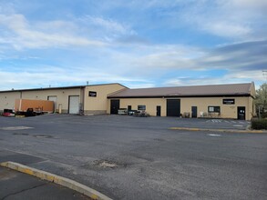 61510 SE American Ln, Bend, OR for lease Building Photo- Image 2 of 16