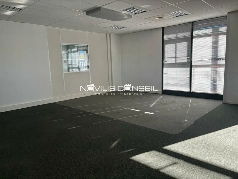Office in Toulouse for lease - Interior Photo - Image 1 of 4