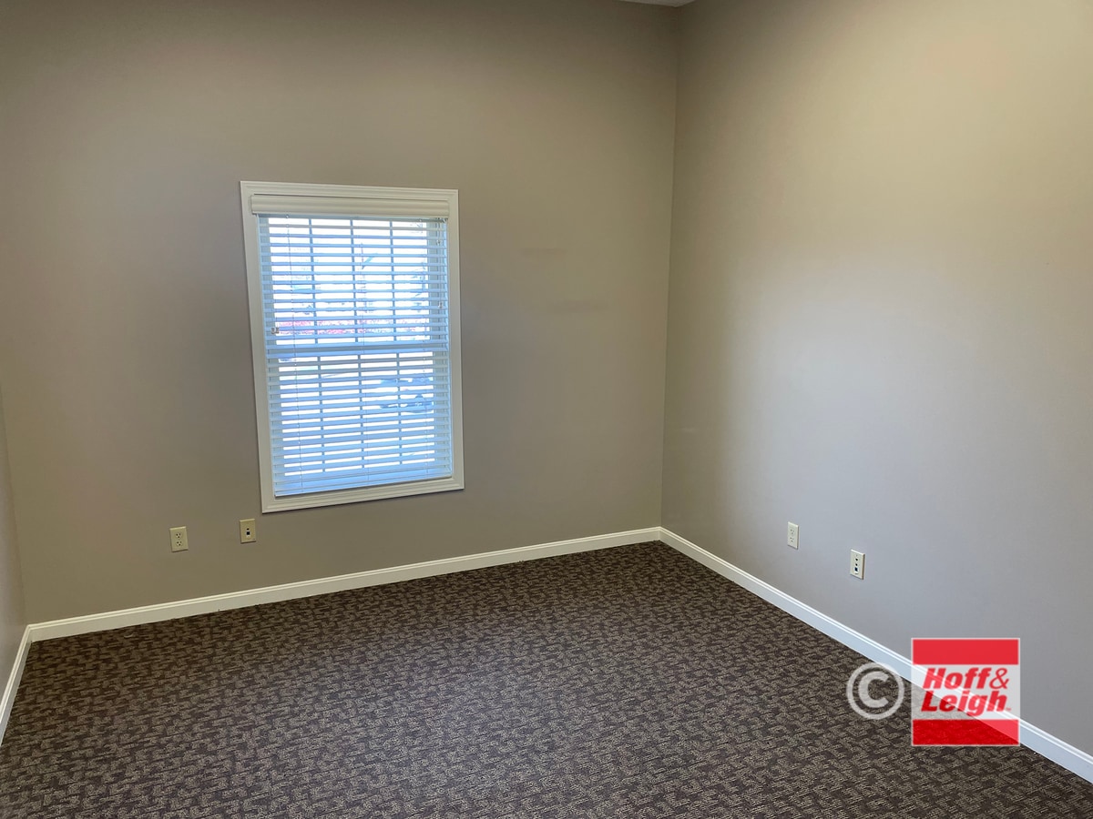 10 Northwest Ave, Tallmadge, OH 44278 - Unité 1 - - Photo intérieure - Image 2 of 5