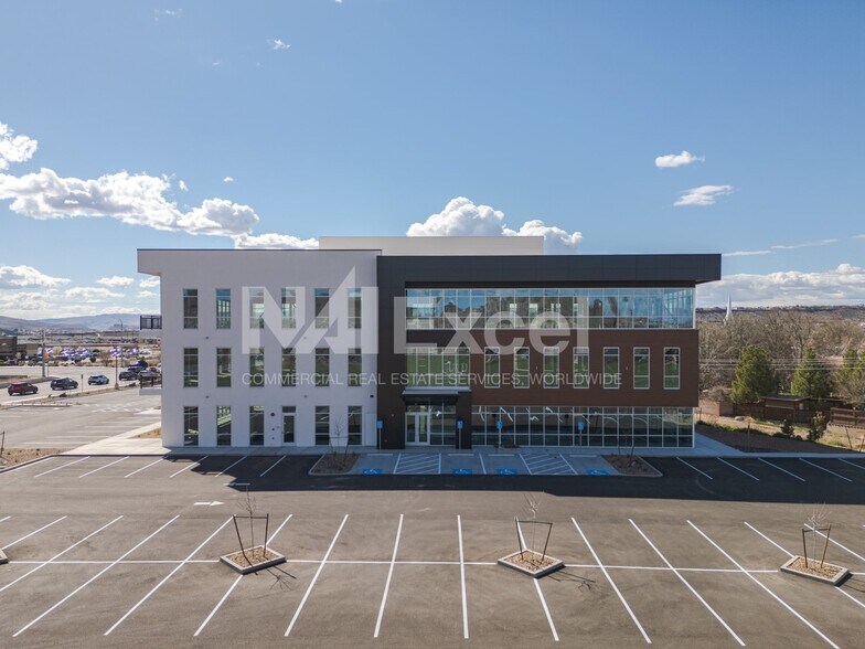 750 Merrill Rd, Washington, UT à louer - Photo du bâtiment - Image 3 de 11