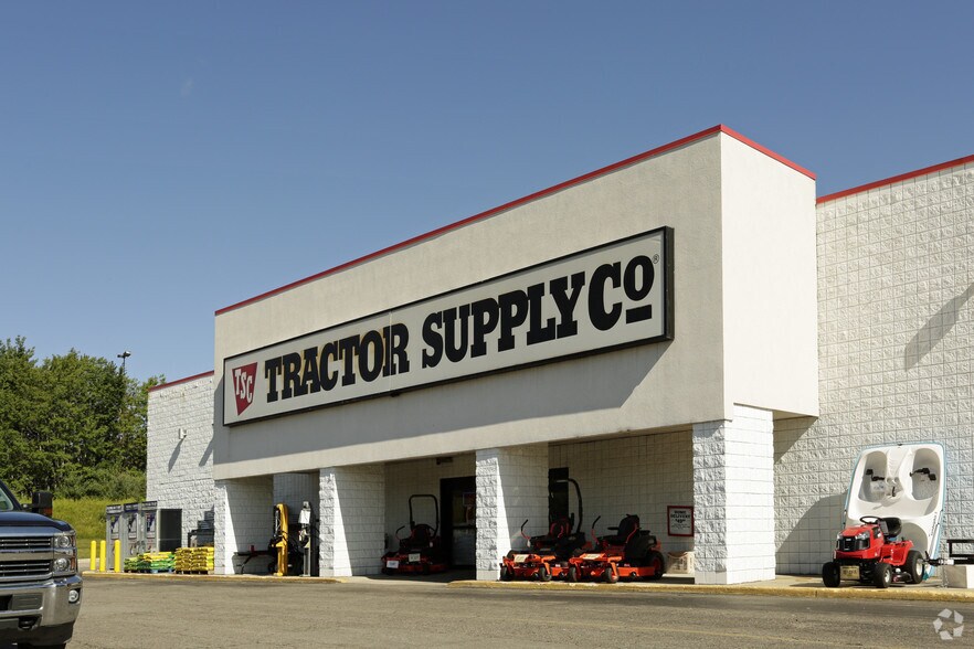 710-754 Perry Ave, Big Rapids, MI à louer - Photo du bâtiment - Image 3 de 7