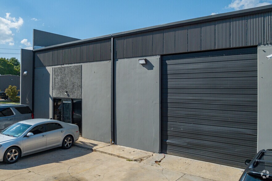 13401-13417 Fondren Rd, Houston, TX à louer - Photo du bâtiment - Image 3 de 20