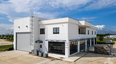 8106 NE Loop 410, San Antonio, TX for lease Interior Photo- Image 2 of 7