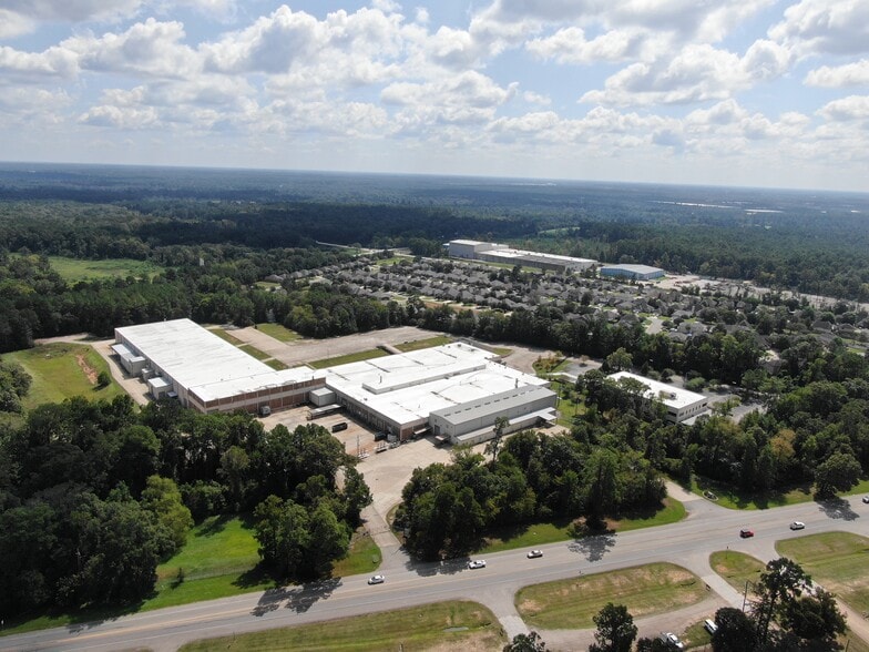 10586 Highway 75 N, Willis, TX for lease - Building Photo - Image 3 of 16