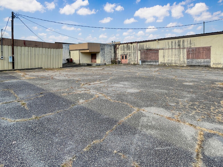 120 Ash St, Spring Hope, NC à vendre - Photo du bâtiment - Image 3 de 12