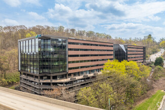 Plus de détails pour 100 4 Falls Corporate Ctr, Conshohocken, PA - Bureau à louer