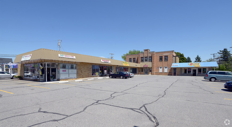 192-200 Newport Ave, East Providence, RI for sale - Primary Photo - Image 1 of 1