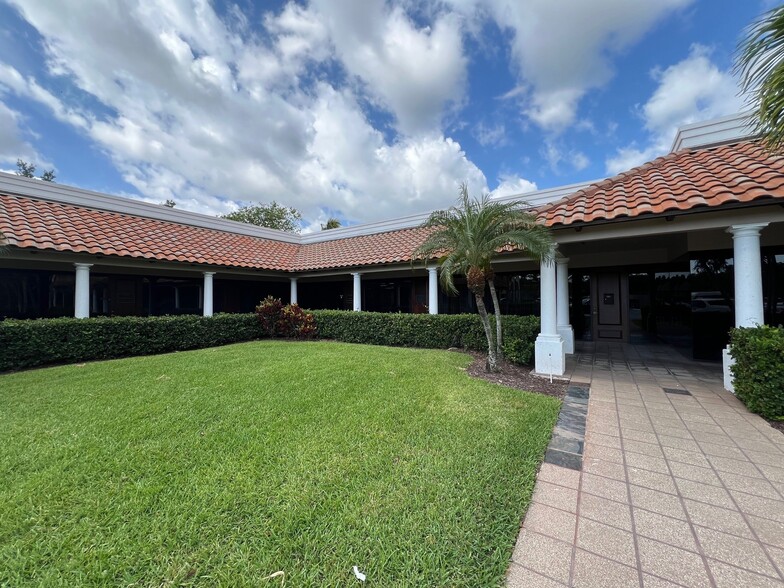 4 Harvard Cir, West Palm Beach, FL for lease - Building Photo - Image 3 of 4