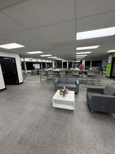 6600 E Hampden Ave, Denver, CO for lease - Interior Photo - Image 2 of 12