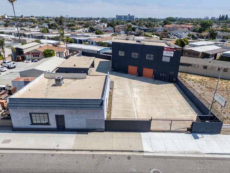 9614-9620 Alonda Blvd portfolio of 2 properties for sale on LoopNet.ca - Building Photo - Image 1 of 6