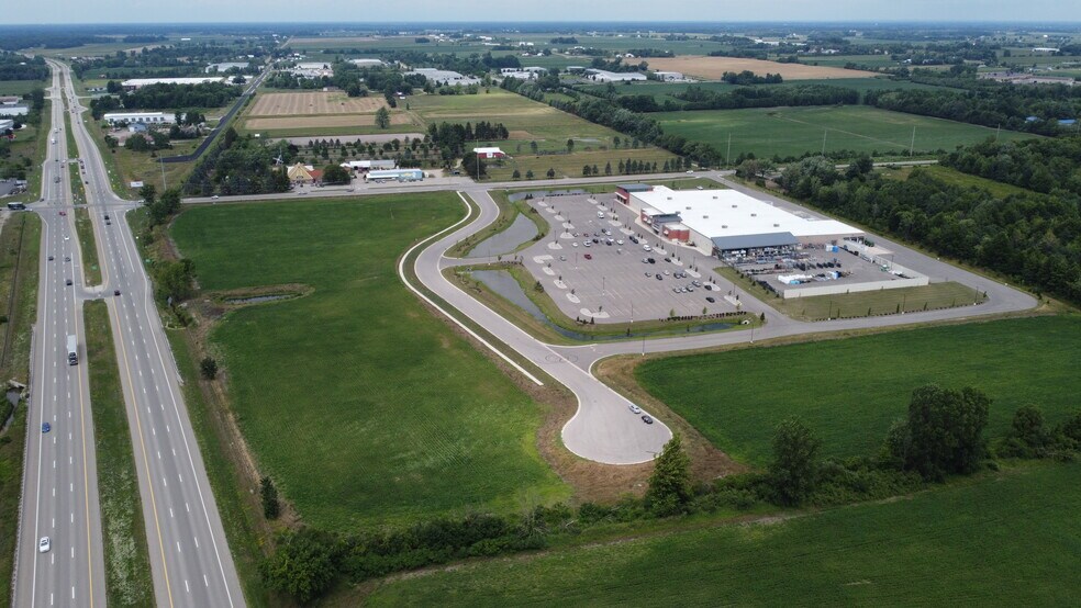 3993 W Shore Dr, Holland, MI for sale - Building Photo - Image 2 of 5