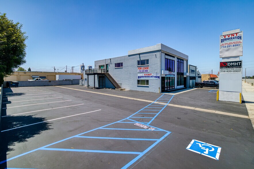 8452 Katella Ave, Stanton, CA à vendre - Photo du bâtiment - Image 3 de 40