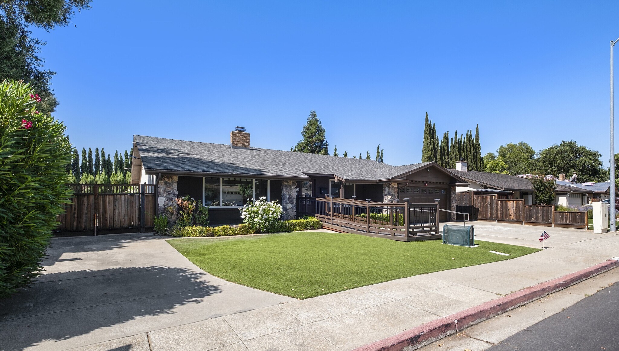 1230 Vancouver Way, Livermore, CA à vendre Photo principale- Image 1 de 49