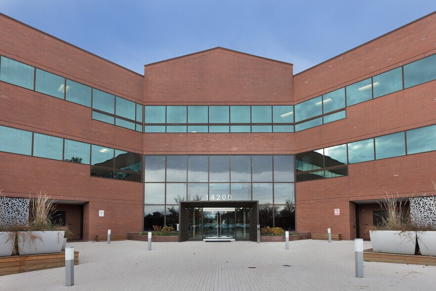 14200 Park Meadow Dr, Chantilly, VA for lease - Building Photo - Image 1 of 8