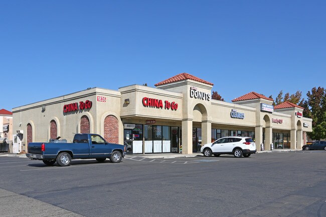 Plus de détails pour 1835 Ashlan Ave, Clovis, CA - Bureau/Commerce de détail à louer