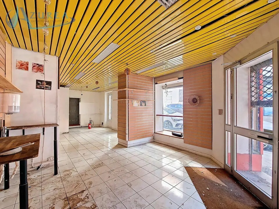 Retail in Nice for lease Interior Photo- Image 1 of 6