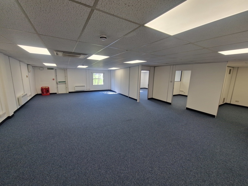 Horseshoe Rd, Reading for lease Interior Photo- Image 1 of 4