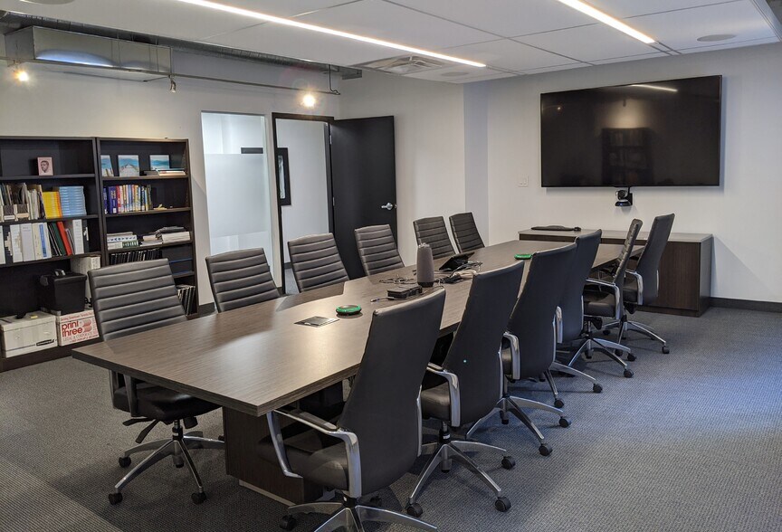 372 Bay St, Toronto, ON à louer - Photo intérieure - Image 3 de 8