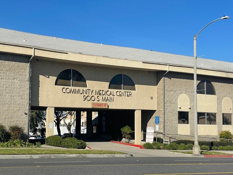 900 S Main St, Corona, CA à louer - Photo du bâtiment - Image 2 de 15