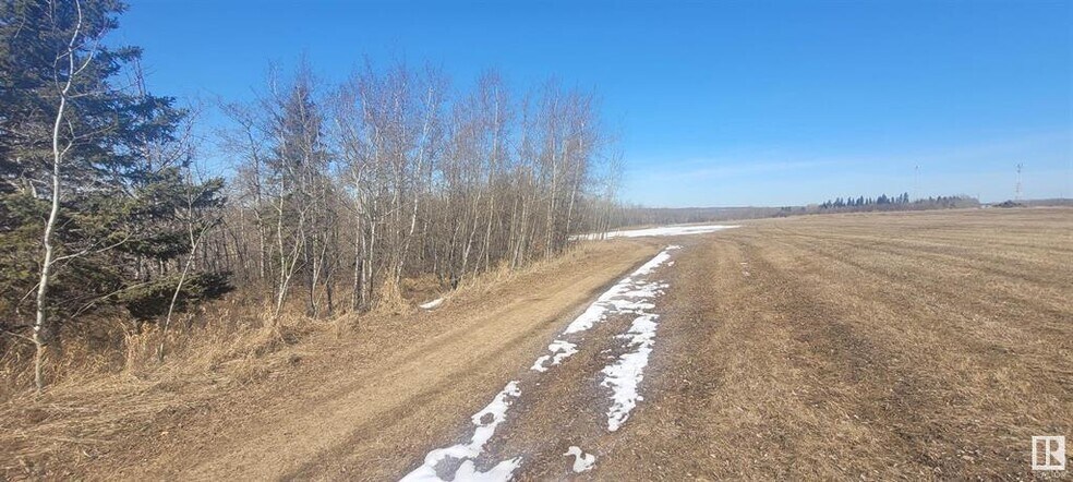 5318 52 St, Gibbons, AB à vendre - Photo du bâtiment - Image 3 de 4