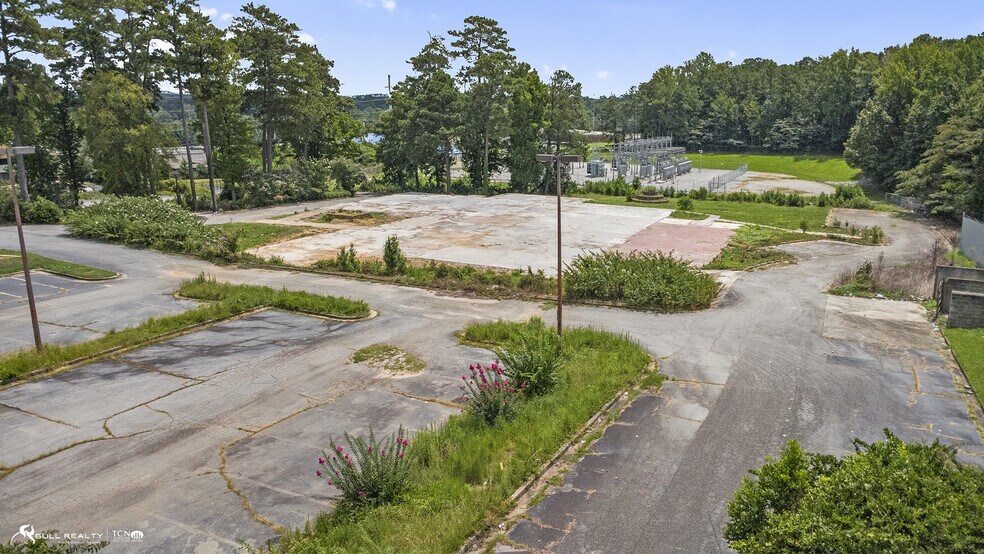 111 Holiday Dr N, Macon, GA à vendre - Photo du bâtiment - Image 2 de 16
