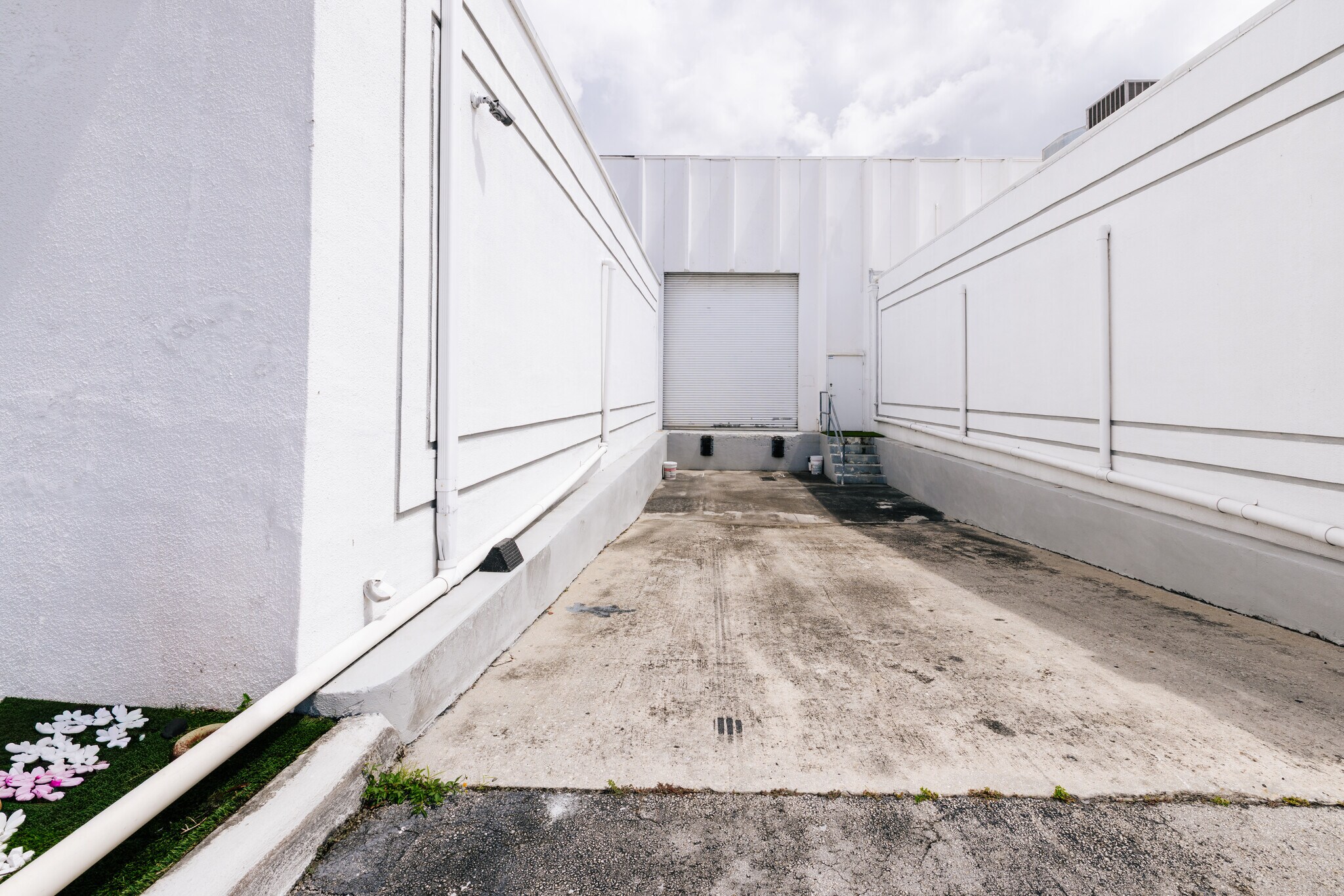 8351-8391 NW 64th St, Miami, FL for lease Building Photo- Image 1 of 10