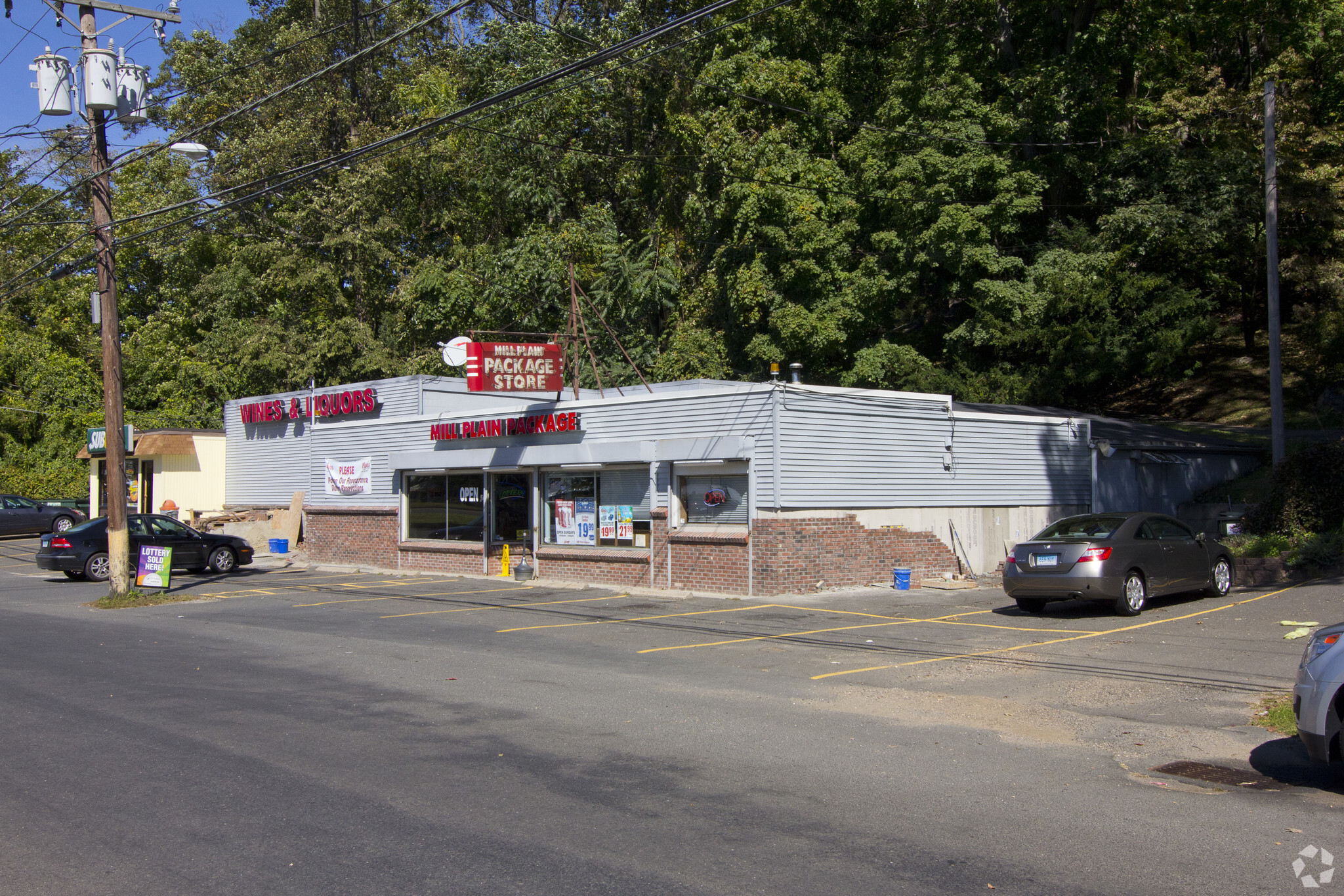 71 Mill Plain Rd, Danbury, CT for sale Primary Photo- Image 1 of 1