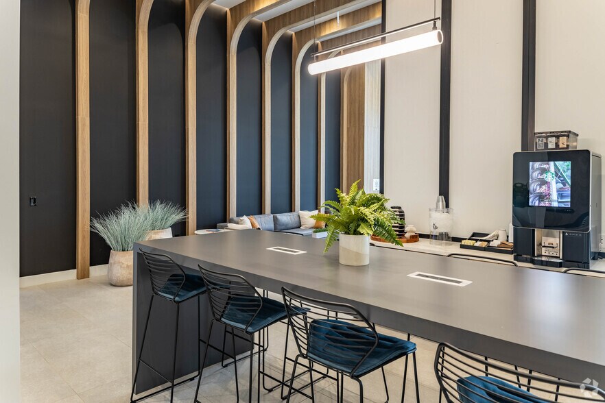 1711 N University Dr, Plantation, FL à louer - Hall d’entrée - Image 3 de 50