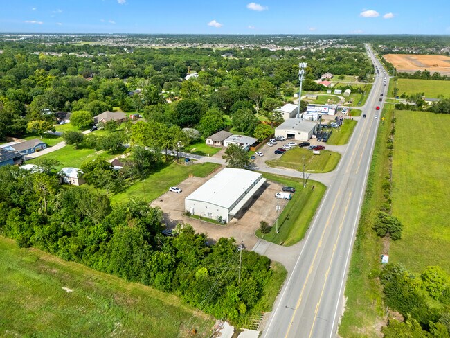 Plus de détails pour 8019 FM 517 Rd W, Dickinson, TX - Local d'activités à louer