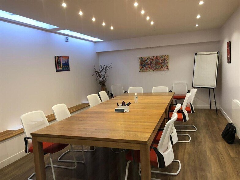 Bureau dans Paris à vendre - Photo du bâtiment - Image 2 de 4