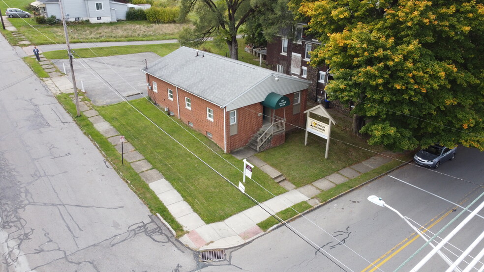 1031 Roemer Blvd, Farrell, PA à vendre - Photo principale - Image 1 de 1