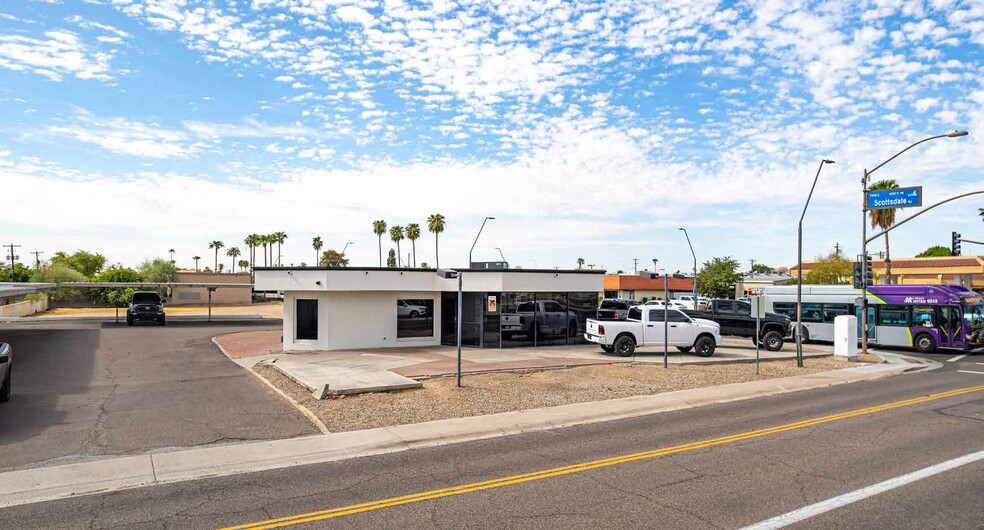 925 N Scottsdale Rd, Scottsdale, AZ à louer - Photo du bâtiment - Image 3 de 4