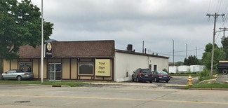 More details for 328 W Sunset Dr, Waukesha, WI - Retail for Sale