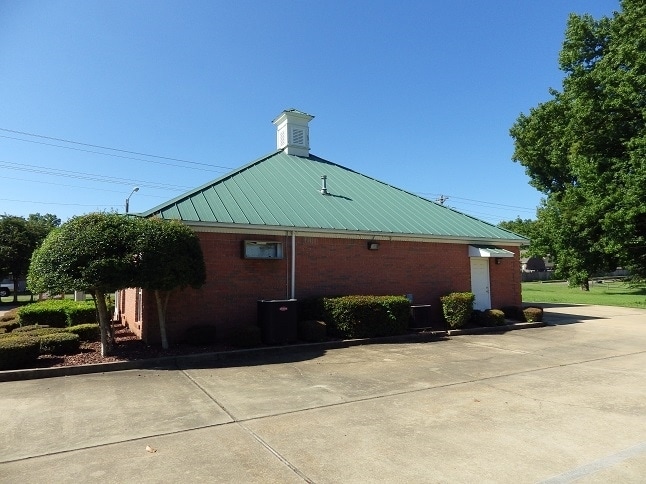 1149 E Church Hill Rd, West Point, MS for lease - Building Photo - Image 3 of 15