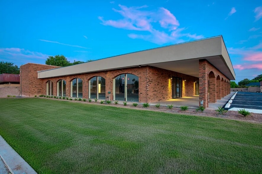 1535 E University Dr, Mesa, AZ à vendre - Photo du bâtiment - Image 2 de 6