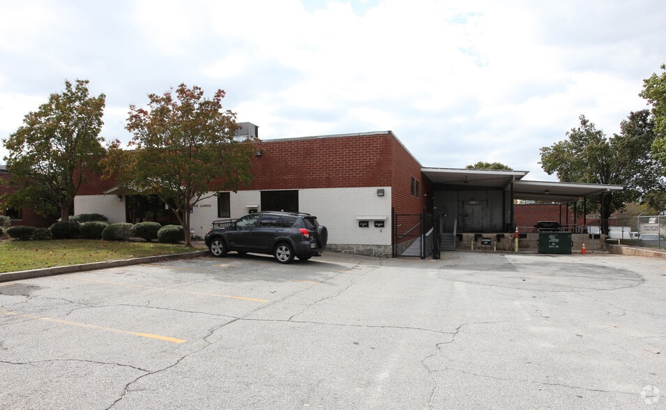 218 Laredo Dr, Decatur, GA for sale - Building Photo - Image 1 of 11